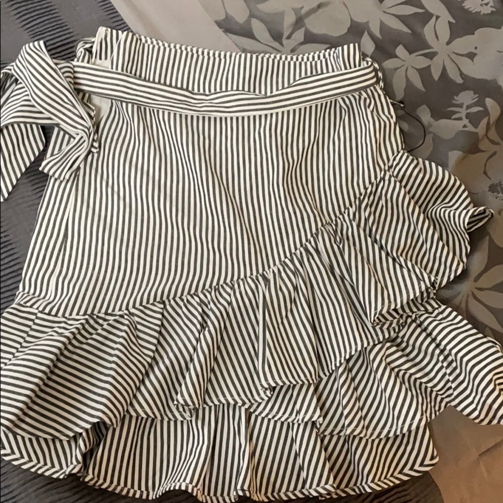 New with tags, very cute skirt